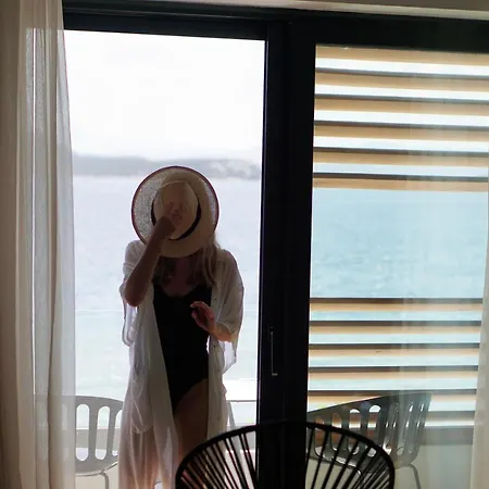 Sunday Boutique Nea Styra