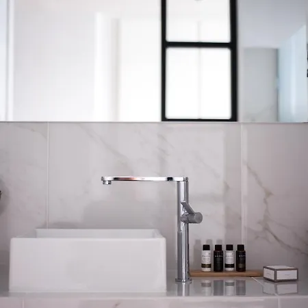 Sunday Boutique ניאה סטירה