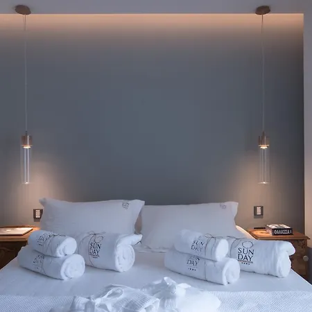 Sunday Boutique ניאה סטירה