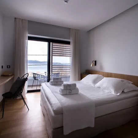 Sunday Boutique Nea Styra