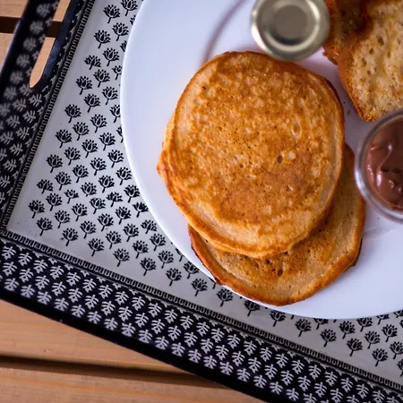 Sunday Boutique מלון ניאה סטירה