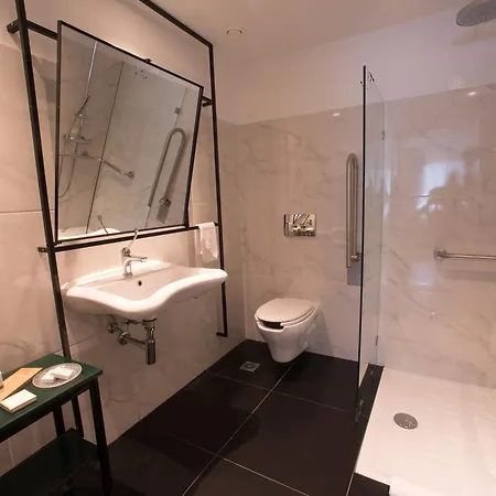 Sunday Boutique ניאה סטירה