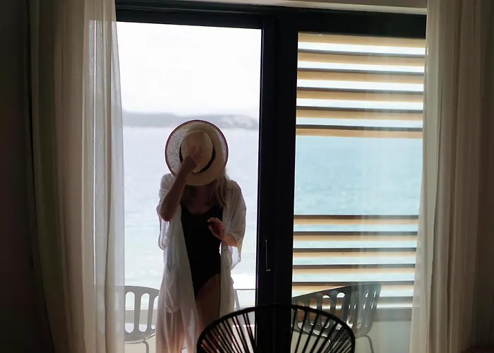 Sunday Boutique Nea Styra