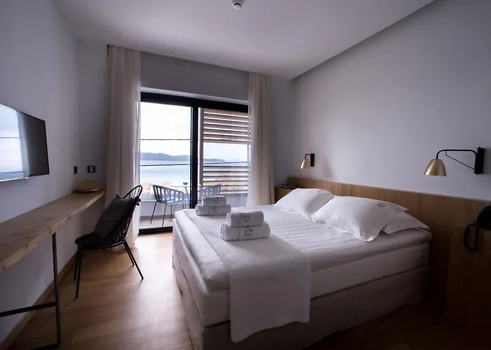 Sunday Boutique Nea Styra